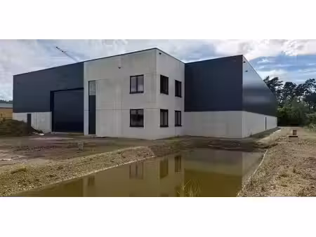 bâtiment d’entreprise à louer à lanklaar pour € 6.150