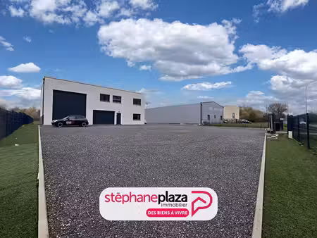 local / dépôt / bureaux / zone de stockage