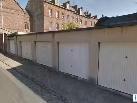 rouen préfecture // garage fermé de 15 m²