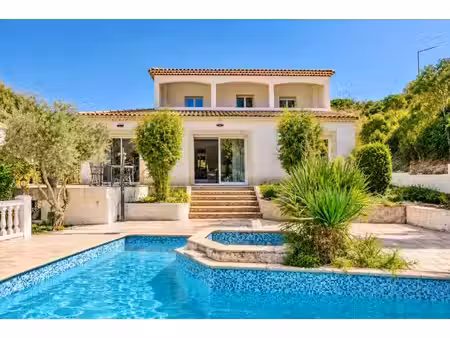 maison de luxe à vendre à mimet