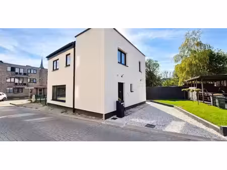 maison à louer à lanaken pour € 1.450 avec 3 chambres à coucher
