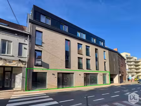 double surface commerciale neuve au cœur de mouscron.
