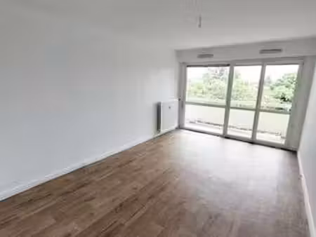 location appartement 3 pièces à ris-orangis (91130) : à louer 3 pièces / 64m² ris-orangis