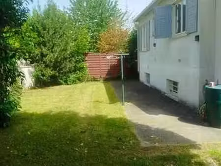 location maison à vaujours (93410) : à louer / 56m² vaujours