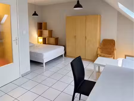 studio meublé 28 m² avec parking privatif – lons-le-saunier