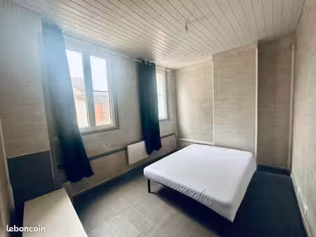 ? appartement lumineux 31 m² - 1 er étage - grande chambre