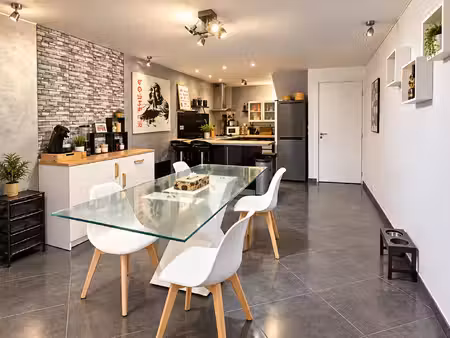 pignans eclusivite maison de village t4 avec caves  petit extérieur et balcon