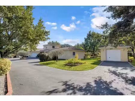 maison t5 de 183 m2 sur un terrain de 2 500 m2