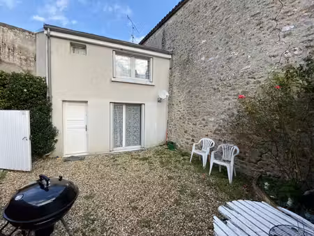maison f2 indépendante de 40m²  en fond de cour  avec jardin