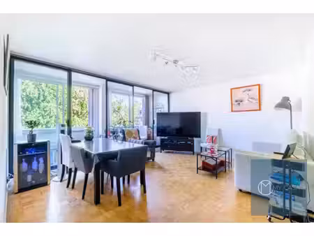 3 pièces traversant 80 m2 avec balcons balmont / lyon 9