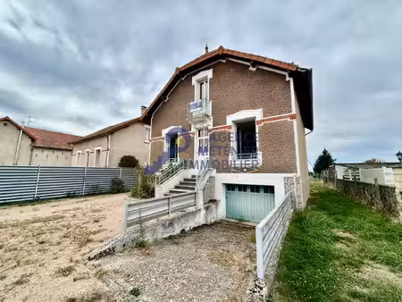 maison avec 3 chambres  sous-sol  garage et beaux volumes à