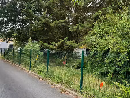 le cellier - terrain 215 m2 - très proche des écoles  du bou