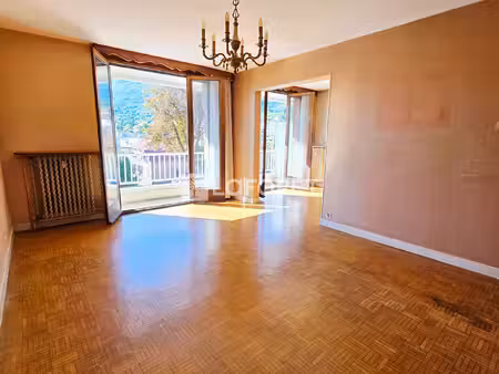 rochasson  appartement t3/4 traversant  82m²