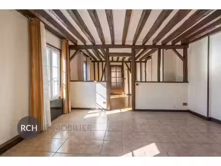 montfort-l'amaury - bel appartement lumineux situé au dernier étage