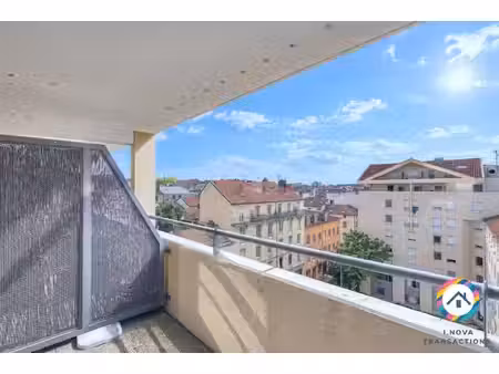 studio 1 pièce 27m2 avec balcon