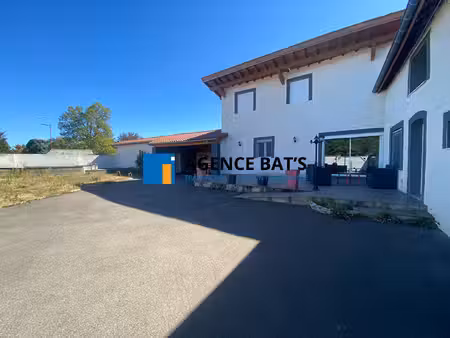 corp de ferme renové - 160 m² 4 chambres