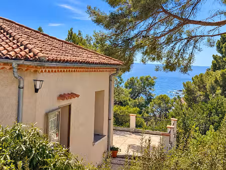 ** vue mer - terrasse ensoleillée** maison familiale et dépendances ** (83430) saint mandr