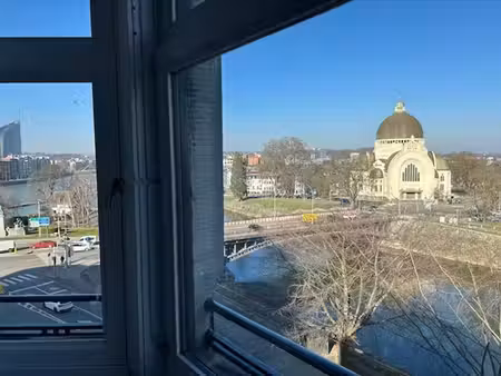 appartement 2 chambres au 5ème avec ascenseur