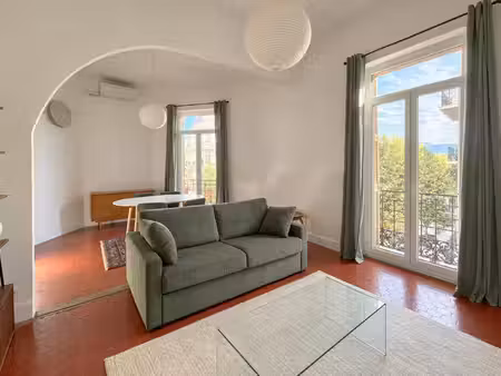 beau 3 pièces meublé à libération  nice  85 8 m²