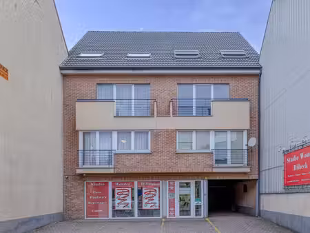 espace commercial à emplacement stratégique avec parking