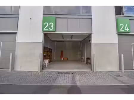 entrepôt de 90 m² comme neuf à louer – accès rapide à la e40