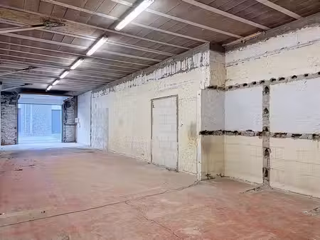 entrepôt avec bureau et wc - marloie