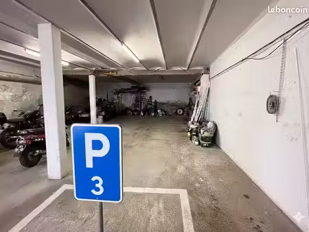 parking/box 1 pièce 55 m²