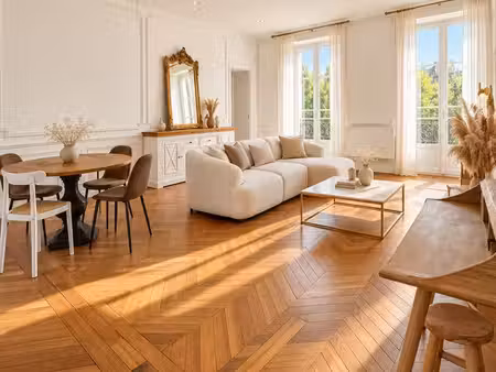 appartement f2 70m2 dans un chateau