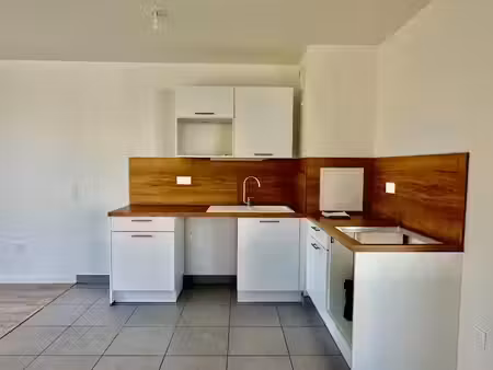 location appartement 2 pièces 42 m² à verneuil-sur-seine (78480)  821 €