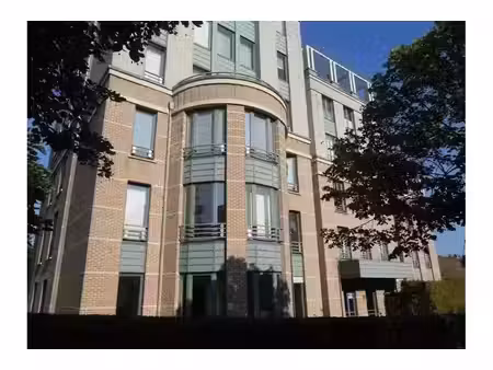 appartement à louer avec terrasse et 2 chambres   ixelles (vbe76951)