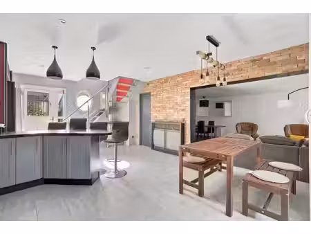 maison de 5 pièces de 135 m² à romainville