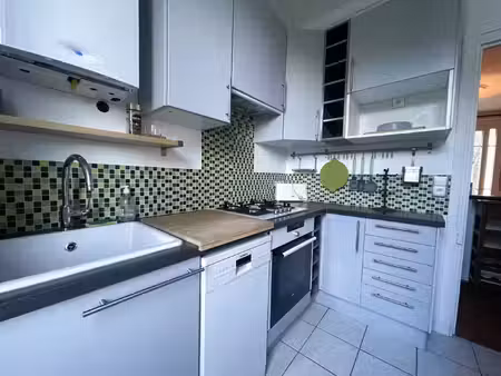 3 pieces meuble face au bois