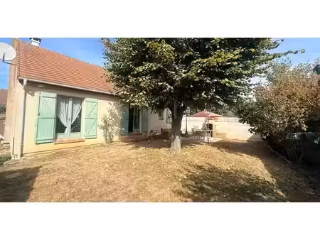 à 5 min de dourdan plain-pied  calme & beau potentiel