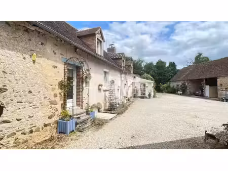 longère de charme avec nombreuses dépendances proche de fresnay /sarthe - réf f15767