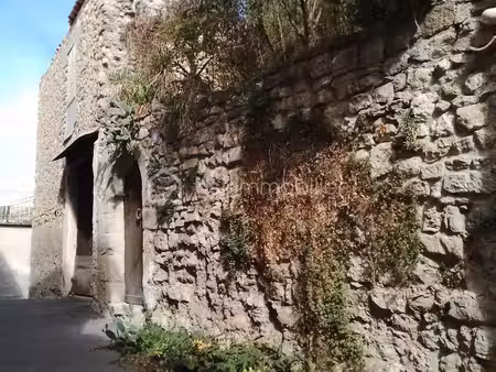 pierrevert – remise à fort potentiel avec vue dégagée