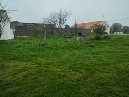 terrain de 456m2 à vendre à saint-michel-chef-chef