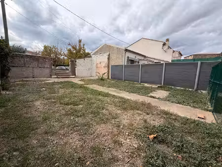 terrain à vendre au coeur de trets - opportunité rare !