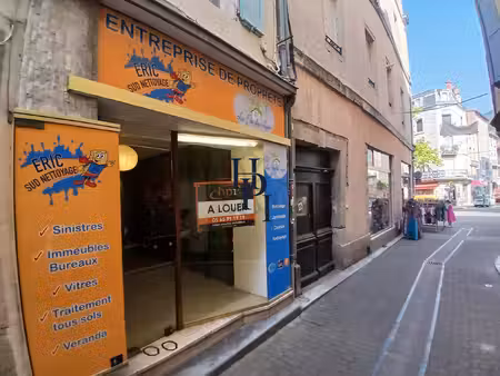 a louer local en rez-de-chaussée  centre-ville saint affriqu