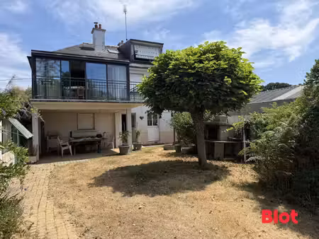 a louer a betton - maison de campagne avec sous-sol complet