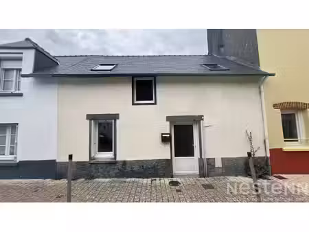 à louer ? maison de ville avec 2 chambres au centre de pluvigner  53.32 m2