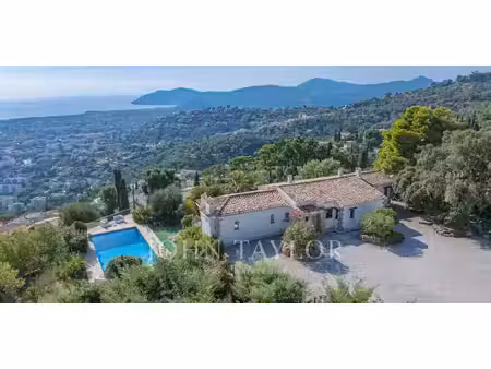 maison avec piscine en bord de mer mandelieu-la-napoule (06)