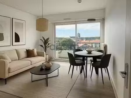 location appartement 3 pièces à montaigu (85600) : à louer 3 pièces / 60m² montaigu