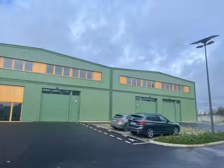 location local d’activités stains 93240 765m²