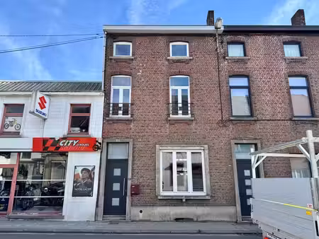 grande maison avec jardin