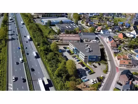 bureaux contemporains stratégiquement situés à louer à mere