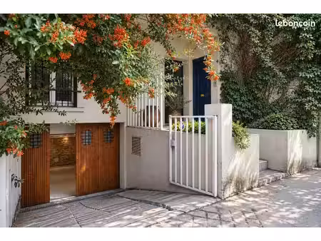 esprit maison de ville – 120 m² – 3 chambres – garage double – entrée indépendante