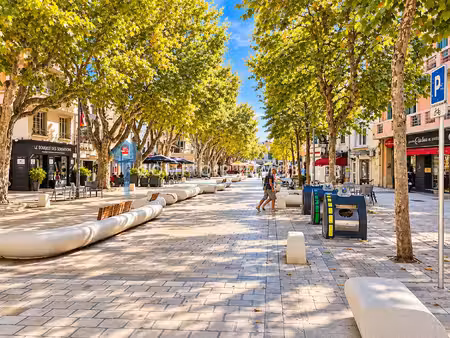 martigues emplacement d'exception sur le cours du 4 septem