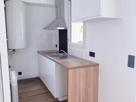 studio 26 m² - refait à neuf avec entrée indépendante – quartier hôtel de ville de sainte 