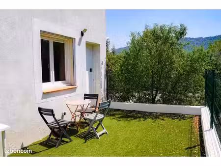 t2 meublé en rez-de-jardin tout équipé au calme – 5 min de cassis