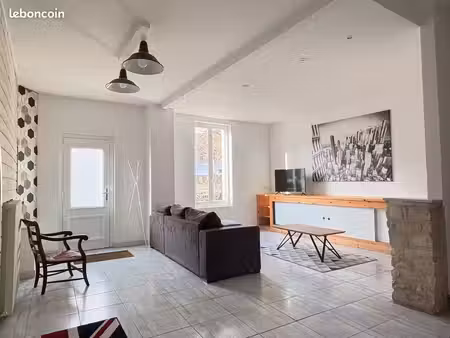 maison de ville à louer  en meublée